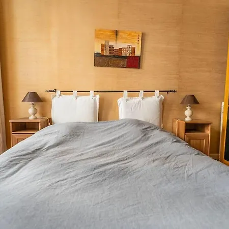 Apartment Creative Artist's Retreat In Paris