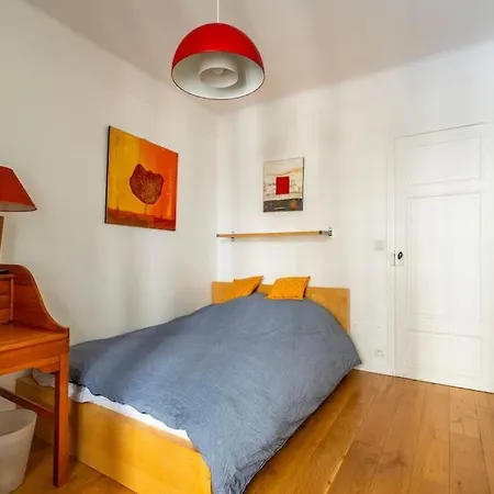 Creative Artist's Retreat In Paris