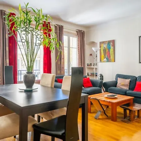 Creative Artist's Retreat In * Paris